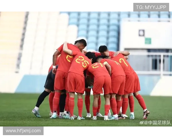 中国香港足球队迎战韩国队力争在主场取得佳绩